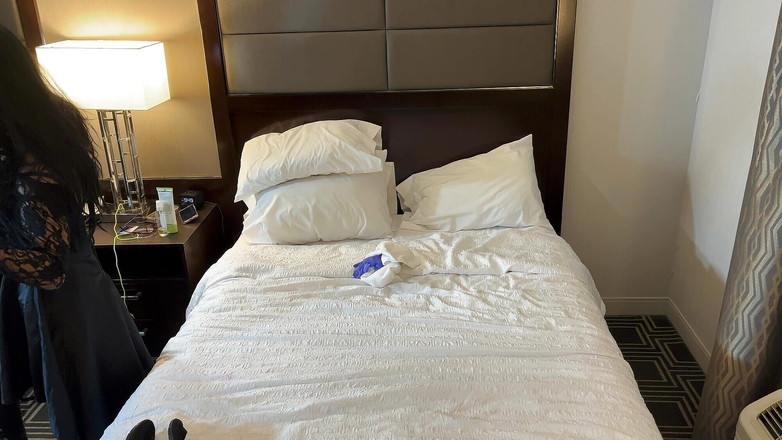 Sissy Bailey Wilde: Dominatrice scopa il travestito gotica