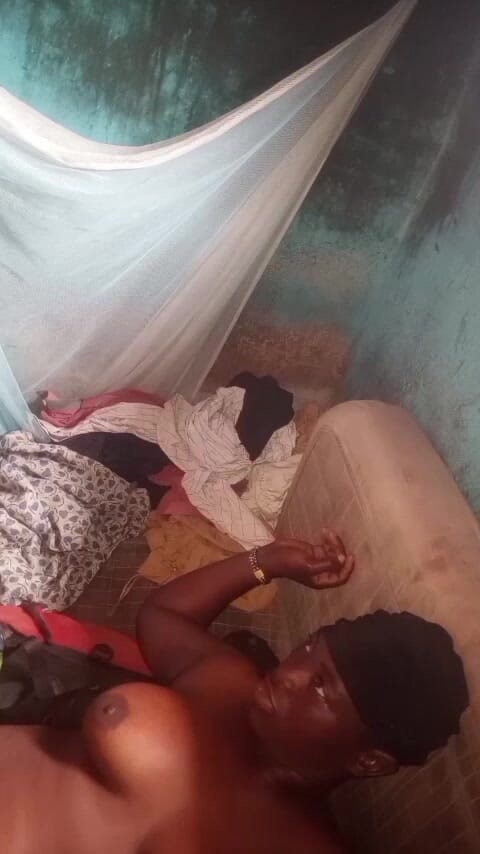 Oladi plenty tv: Černý čůrák šuká těsnou kundičku