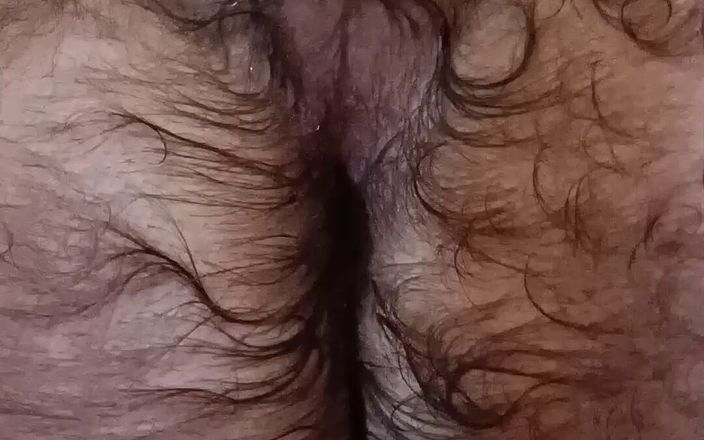 Gold & Spice: Pelatihan anal solo berjembut dengan dildo ungu