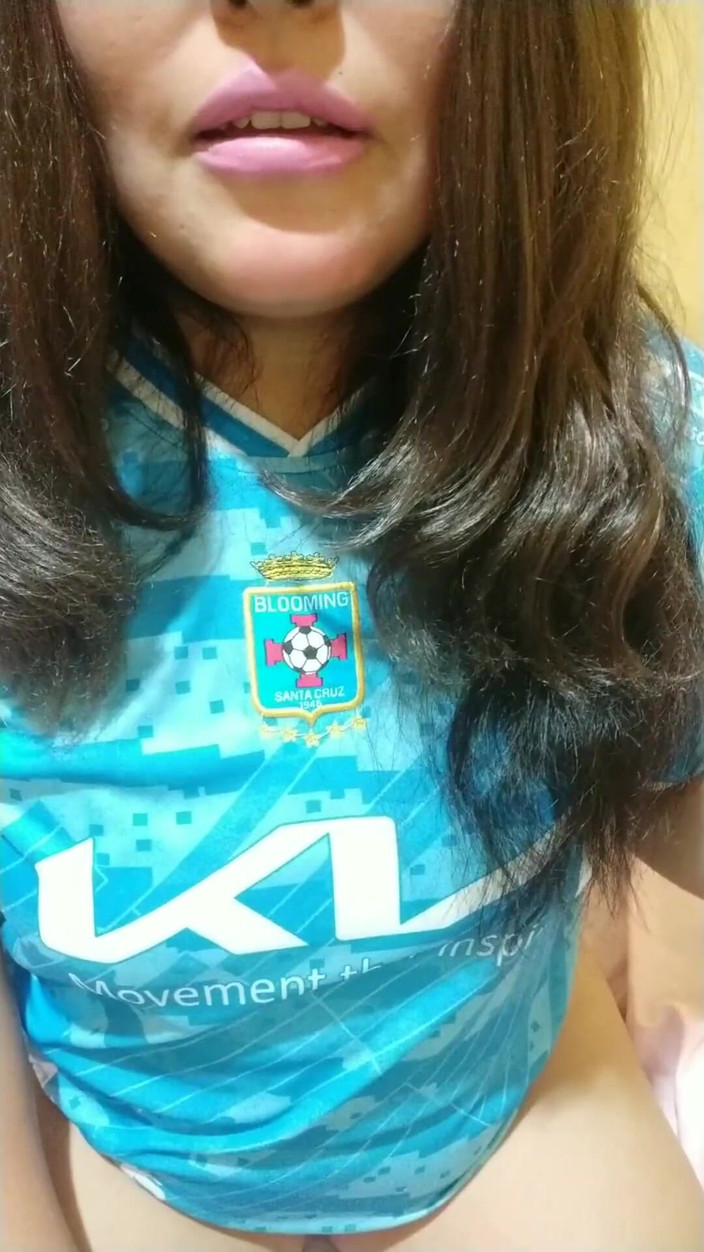 Carla Villalobos: 和我的朋友承认我在公共浴室里做了什么