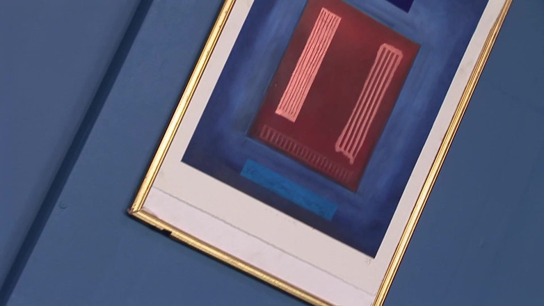 Tight little babes: 两个大奶子热辣的办公室荡妇和他们的同事玩跨人种群交