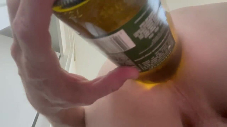 Aaaaaye: Knullar mig själv med flaskan
