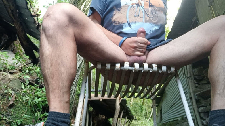 Kinky Guy: Мочитися на відкритому повітрі, хтось може насолоджуватися цим