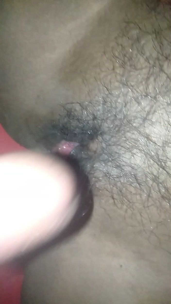 Hot-tv-403: 夫は私の膣を舐め、顔を私の膣に埋めてから激しく突きました。ホットtv403