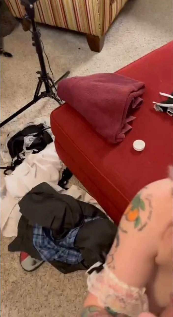 Darrenblazeent: Schmutzige zimmermädchen säubern BBC &amp; bbc in einem sexy vierer