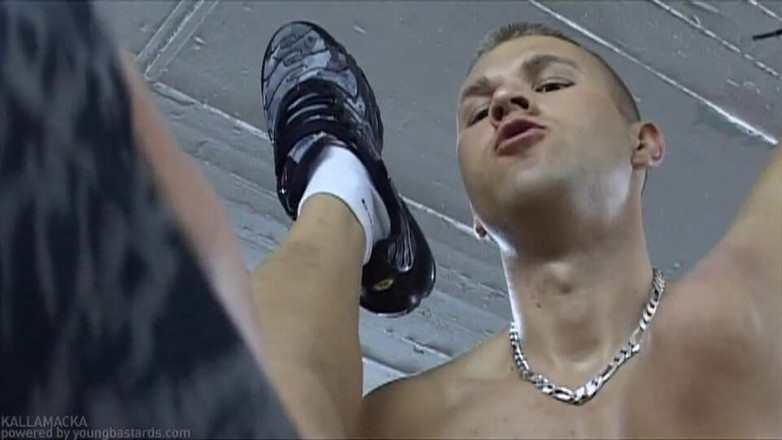 Young Bastards: ラフガレージファック