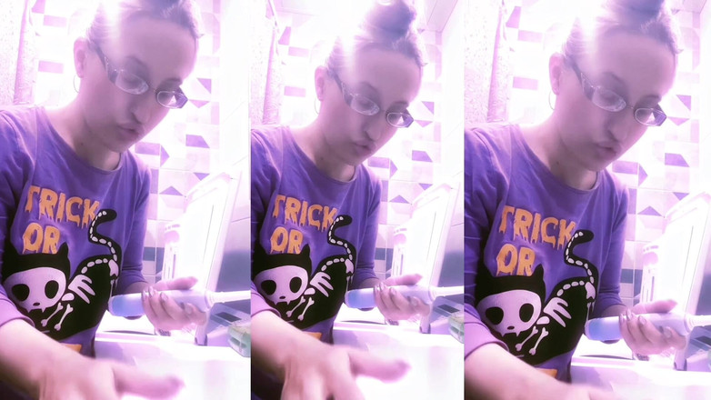 FinDom Goaldigger: 헤드폰으로 Asmr 칫솔 듣기