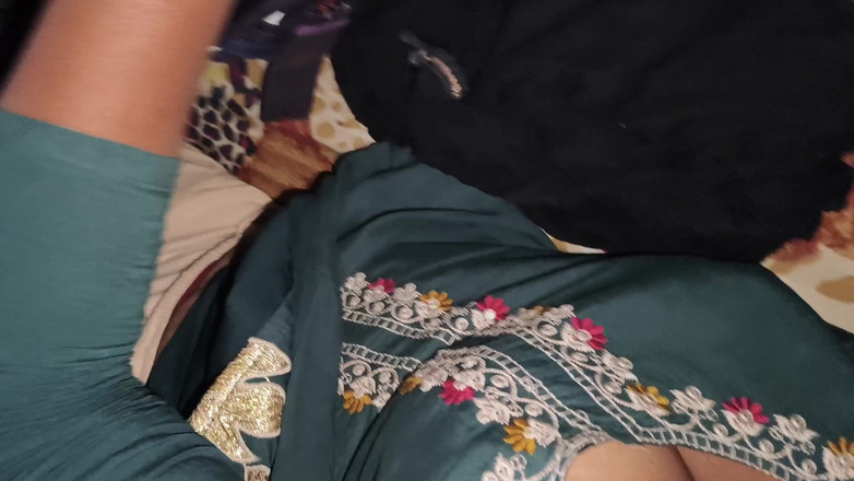 RoboticApple28: 晚上叫醒我的妻子并拳打她的屁股！德西 vhabhi 口交