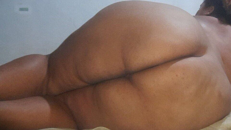 Gordita Culo Rico: 내 친구의 계모는 그녀의 방 안에 그녀의 거대한 엉덩이로 나를 유혹