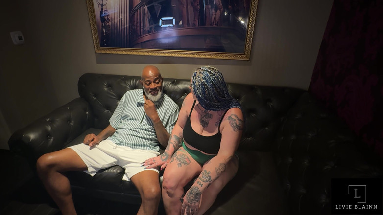 Livie Blainn: Shaundam Разыскивается Хотвайф Livie