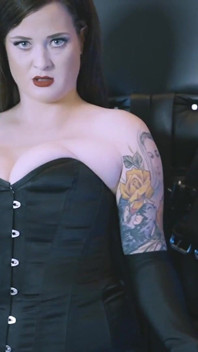 Meet Mistress Diana...