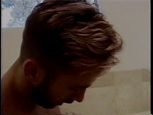 Gays Case: Bạn trai làm tình đồng tính khó chịu trong nhà