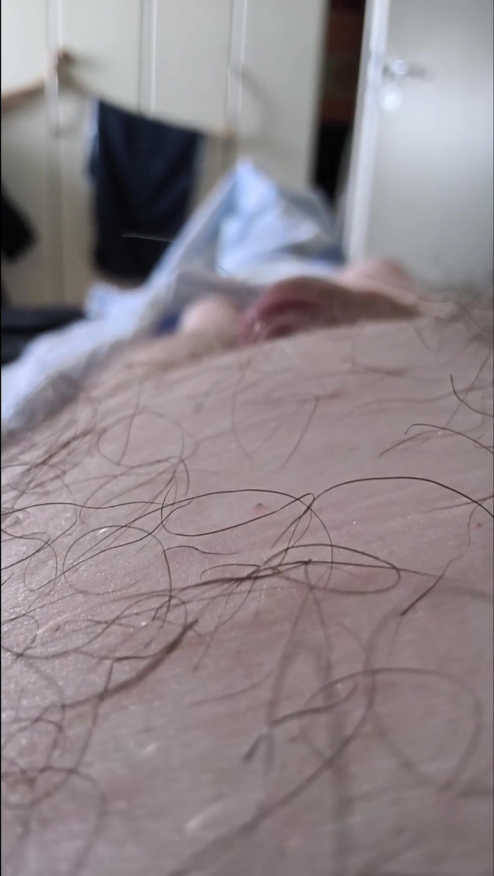 Carmen_Nylonjunge: Camera Flight Over the Bear's Hairy Belly
