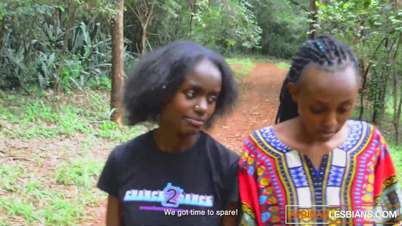 African Lesbians: Amatorskie afrykańskie murzynki lesbijki jedzenia cipki i kobiecy wytrysk!