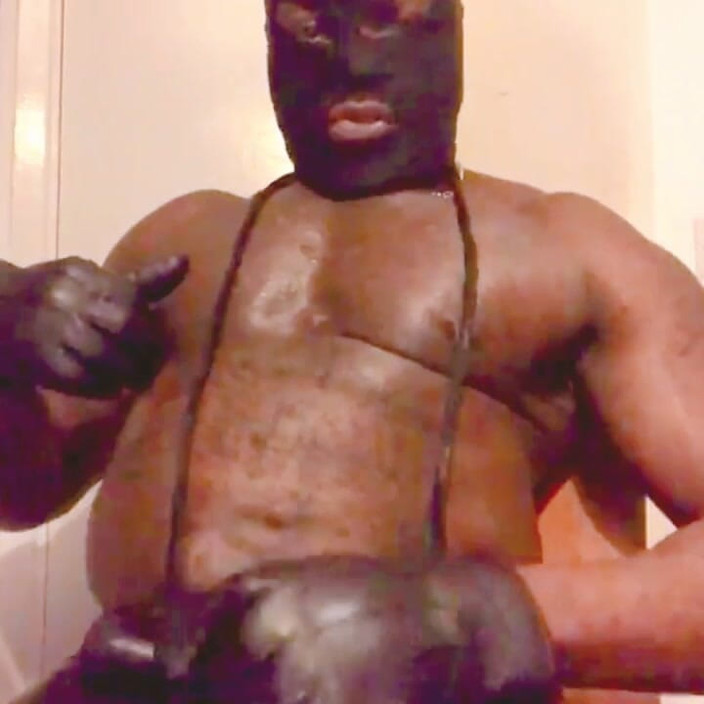 Black smoking muscle stepdad: 紧身衣穿烟罩大黑屌色情精液