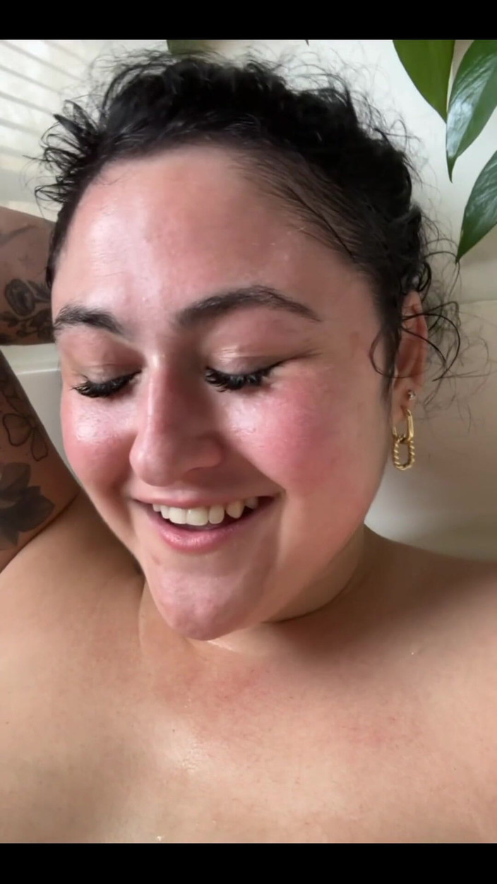 Josie Jaxxon: Обновление понедельника из ванной