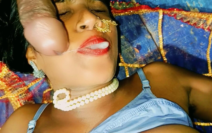 Somausha: 一个拼贴女孩在宿舍里被她的男朋友操和口交