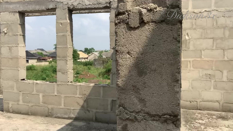 Dickass3x: Min lilla mörkhyad slyna blev knullad i en oupplöslig byggnad