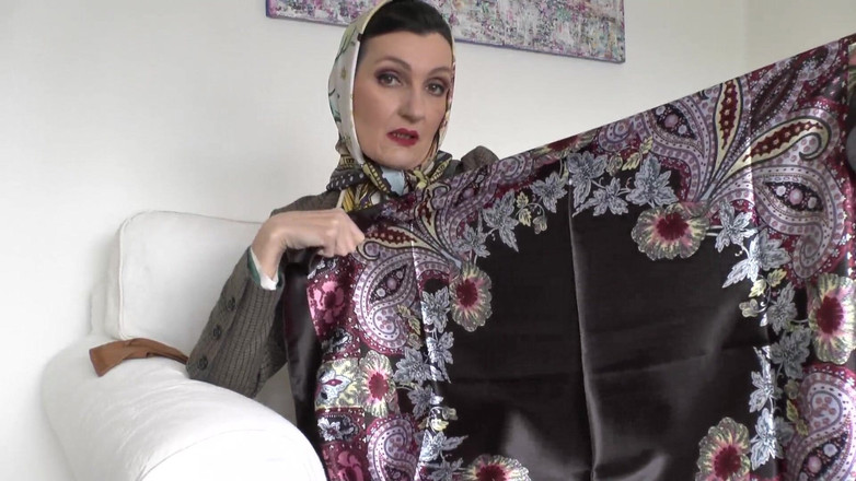 Lady Victoria Valente: Tarea diaria traviesa para mi zorra de satén, Lady Victoria...