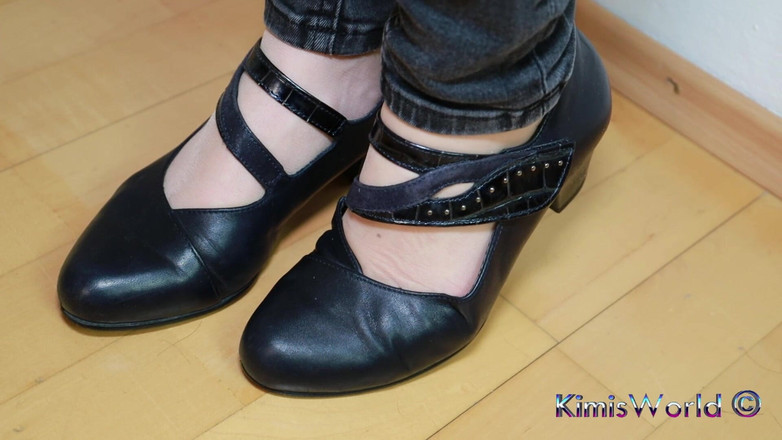 KimisWorld: Opotřebované Sheer Punčocháče a Boty ve stylu tance - Elegantní škádlení nohou