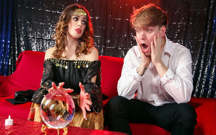 Mylf Official: Вівіанна Дезільва - збоченка! Вона благала мене про камшот на обличчя