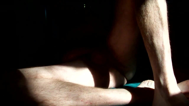 Hairyartist: 새아빠의 기름진 보이 브리더를 과시하다