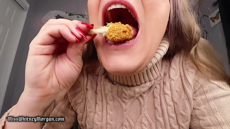 Miss Whitney Morgan: Miss Whitney Morgan: Fried Chicken Eating Asmr