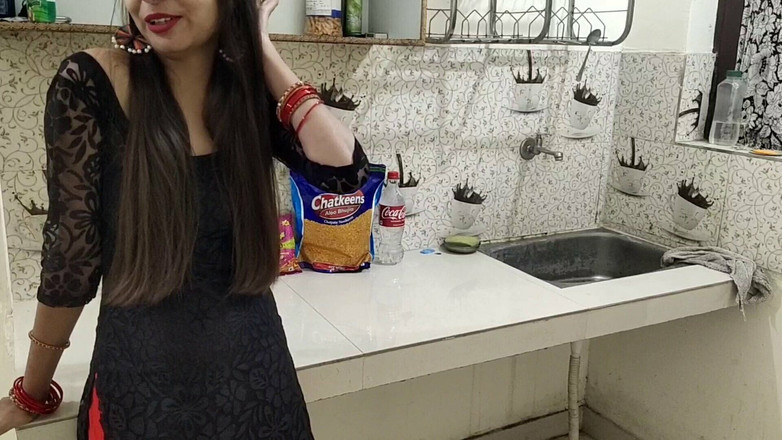 Saarabhabhi6: Fucked My Ex-girlfriend in the Kitchen with Hindi Audio XXX