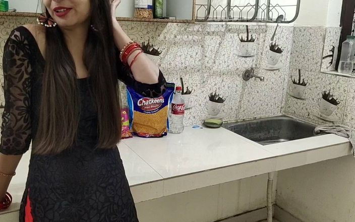 Saara Bhabhi: Fucked My Ex-girlfriend in the Kitchen with Hindi Audio XXX