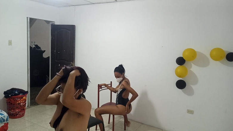 NEGRITA SEXY: Mon amie lesbienne est rentrée chez nous et nous sommes...