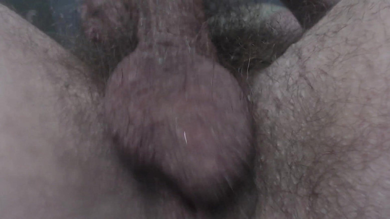 Hunky time: Hetero dominantní (čůrák, nohy a sperma se plivákem)