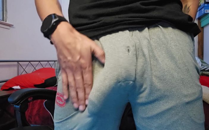 Z twink: Stroking My Cock From the Inside of My Sweats