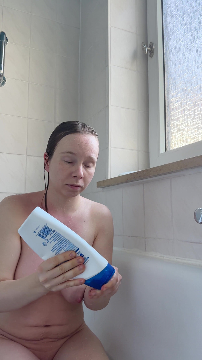 SweetLucy96: Up Close with Me in the Shower