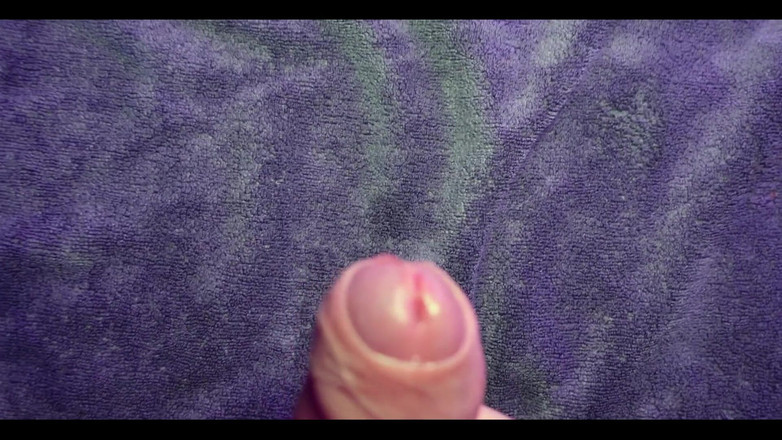 LalaThePala: Mostrando meu prepúcio e acariciando meu pau grande até eu...