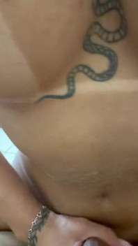 Trans fucks mông bí mật sau khi anh ấy fucks mông cô ấy
