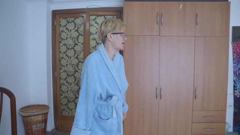 Julius_Dwayne: Maid Washes the Floor Peeking Panties Close-up
