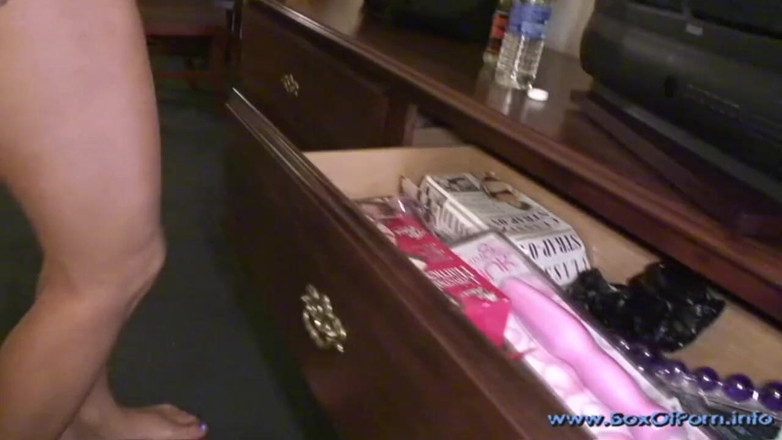 Box Of Porn: Candace from davenport Iowa fingering and vibrator play!