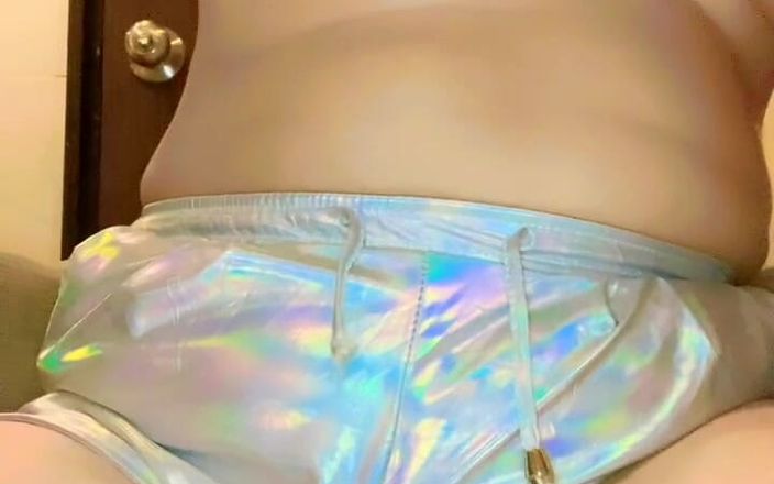 Sissyboykiki: Cine vrea să-mi sugă pula și să se joace cu curul...