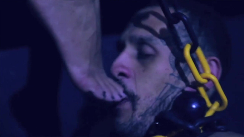 Quente club: A Cheeky Boy