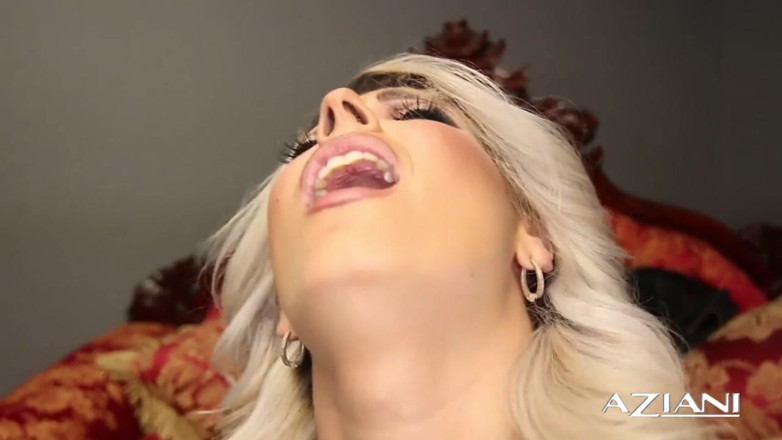 Aziani: Alana goza duro de cavalgar sybian