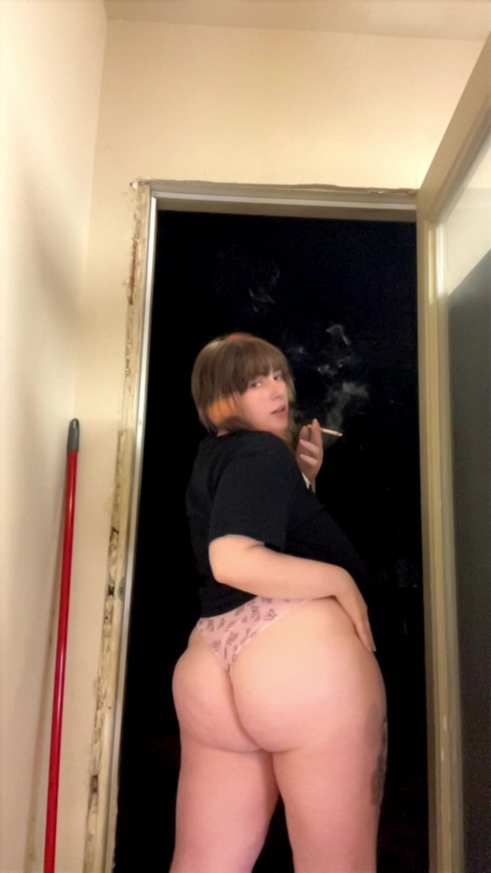 Mushroombitchx: Gwiazda pali papierosa