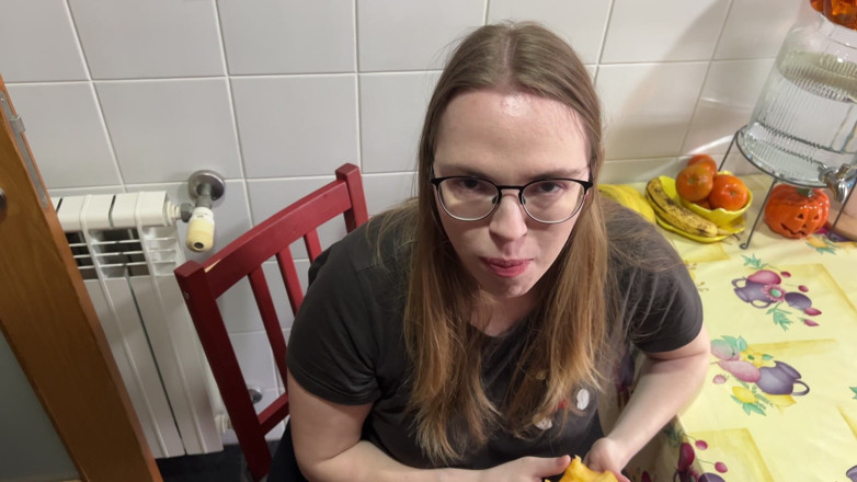 bitetwin9: Ranní nálož spermatu doručena na snídani