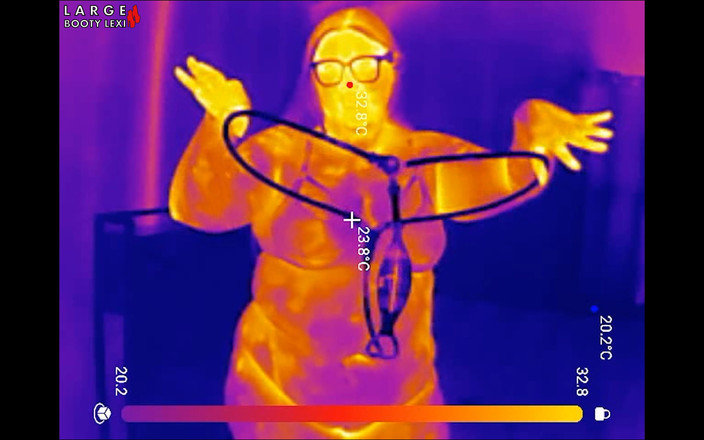 largebootylexi: Pertama kali terkunci di sabuk kesucian! Pantat bahenol cewek super...