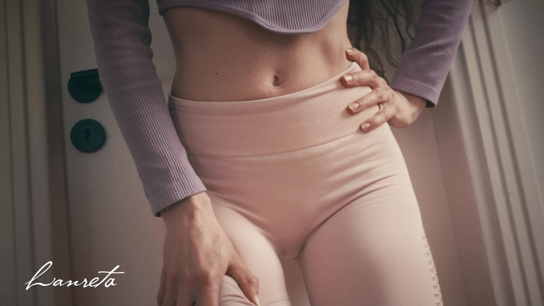 Lanreta: 내 패드를 보여주는 필사적 인 오줌 사고