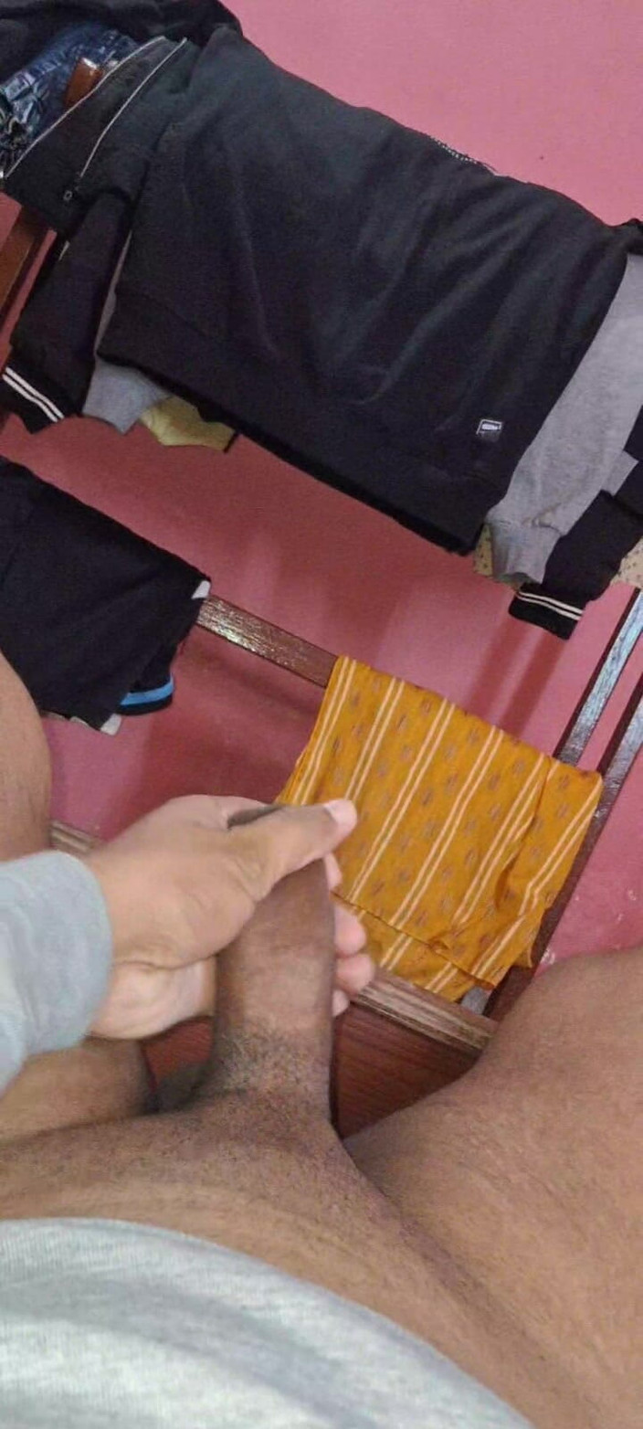 Rajveer Bhumihar: Un jeune desi indien se masturbe