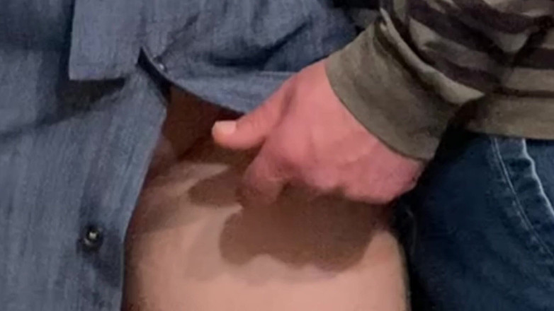 PriyaNaavya: Hobby sporco! Il vecchio si sditalina la figa perfetta in...