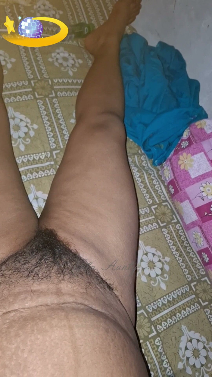 Indian aunty sex: Video di un seno di una donna indiana bengalese che...