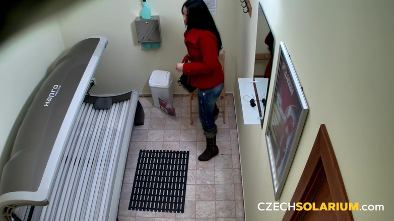 Czech Solarium: Czech Solarium 17: Brunette Beauty Strips Down and Shows It All...