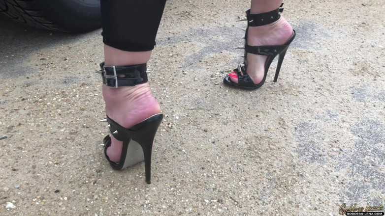 Goddess Lena: Car brainfuck