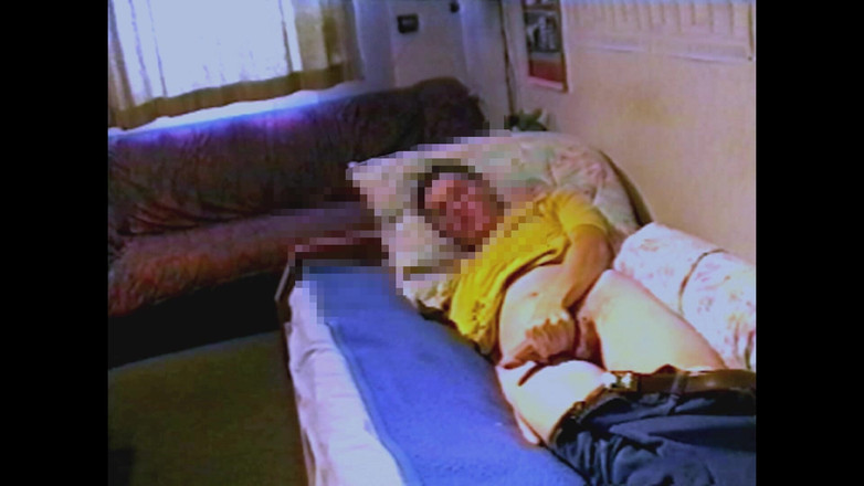 Mark Hannes: 初めてのHi8カメラで一日に二つのストリップオナニー、腰のこぶり、マスターベーション